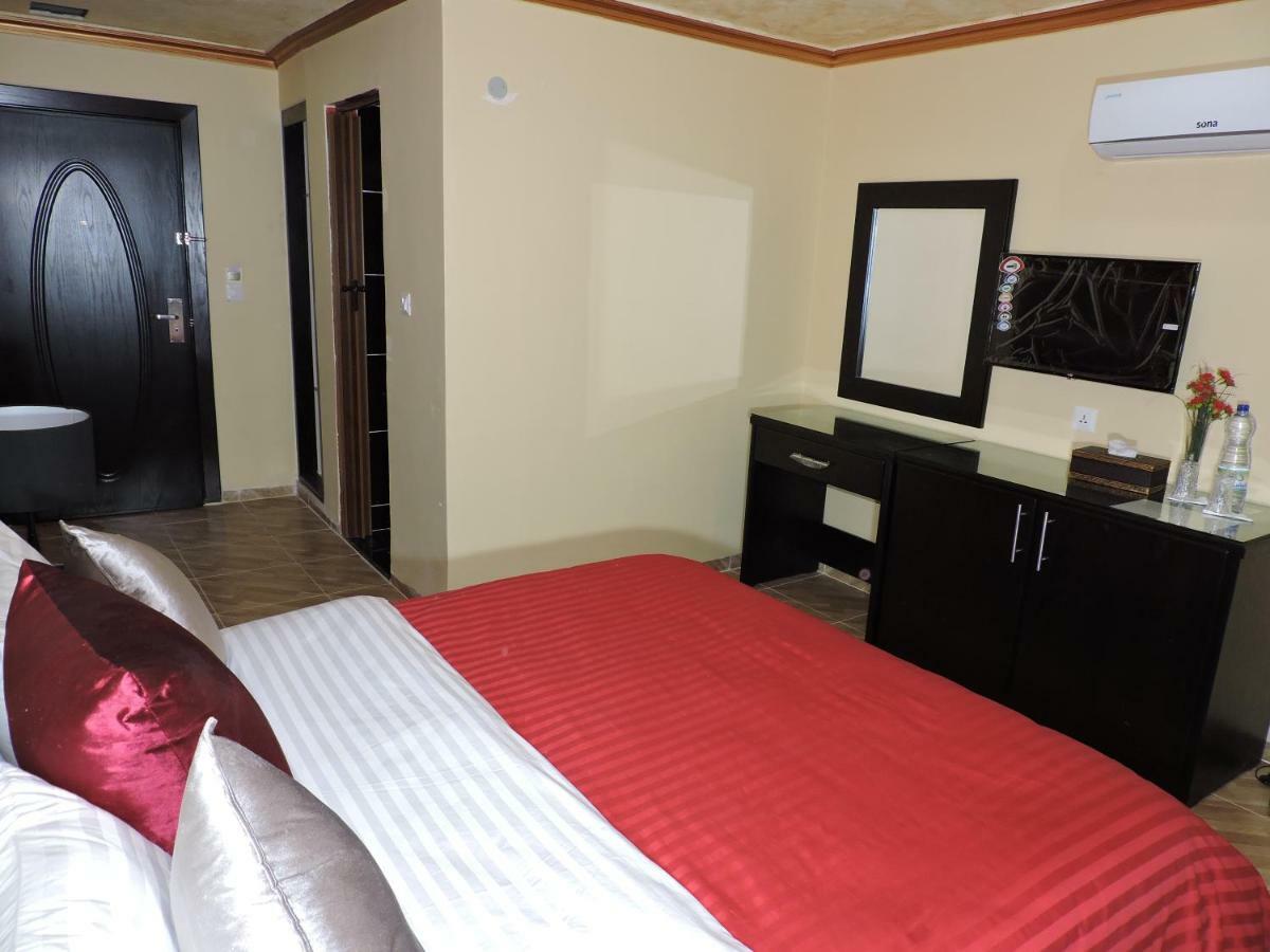 Valentine Inn Luxury Wadi Musa Exterior photo
