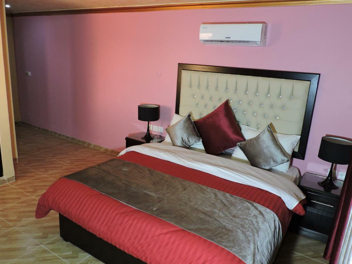 Valentine Inn Luxury Wadi Musa Exterior photo
