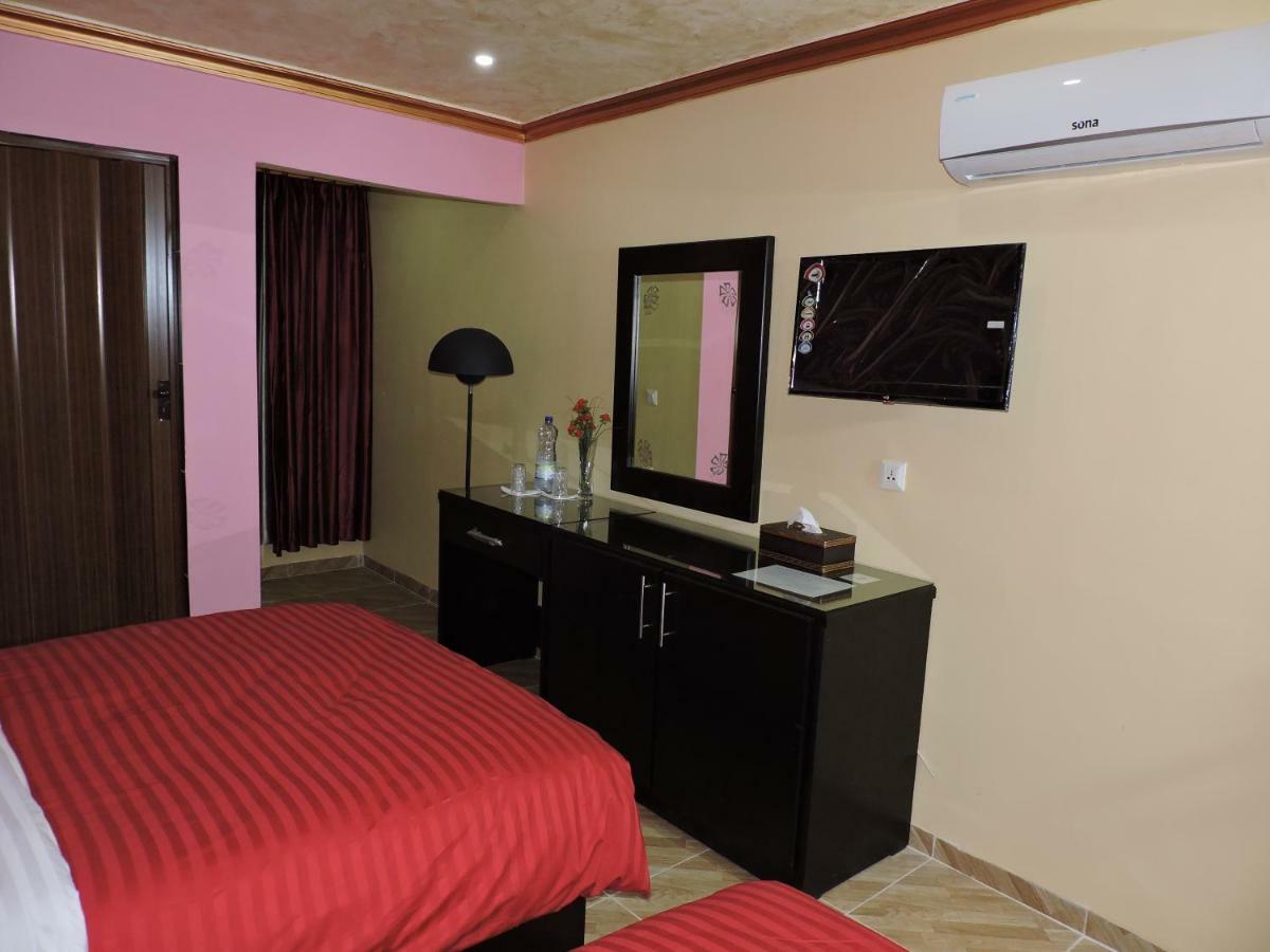 Valentine Inn Luxury Wadi Musa Exterior photo
