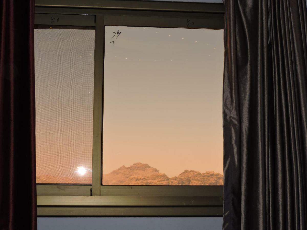 Valentine Inn Luxury Wadi Musa Exterior photo