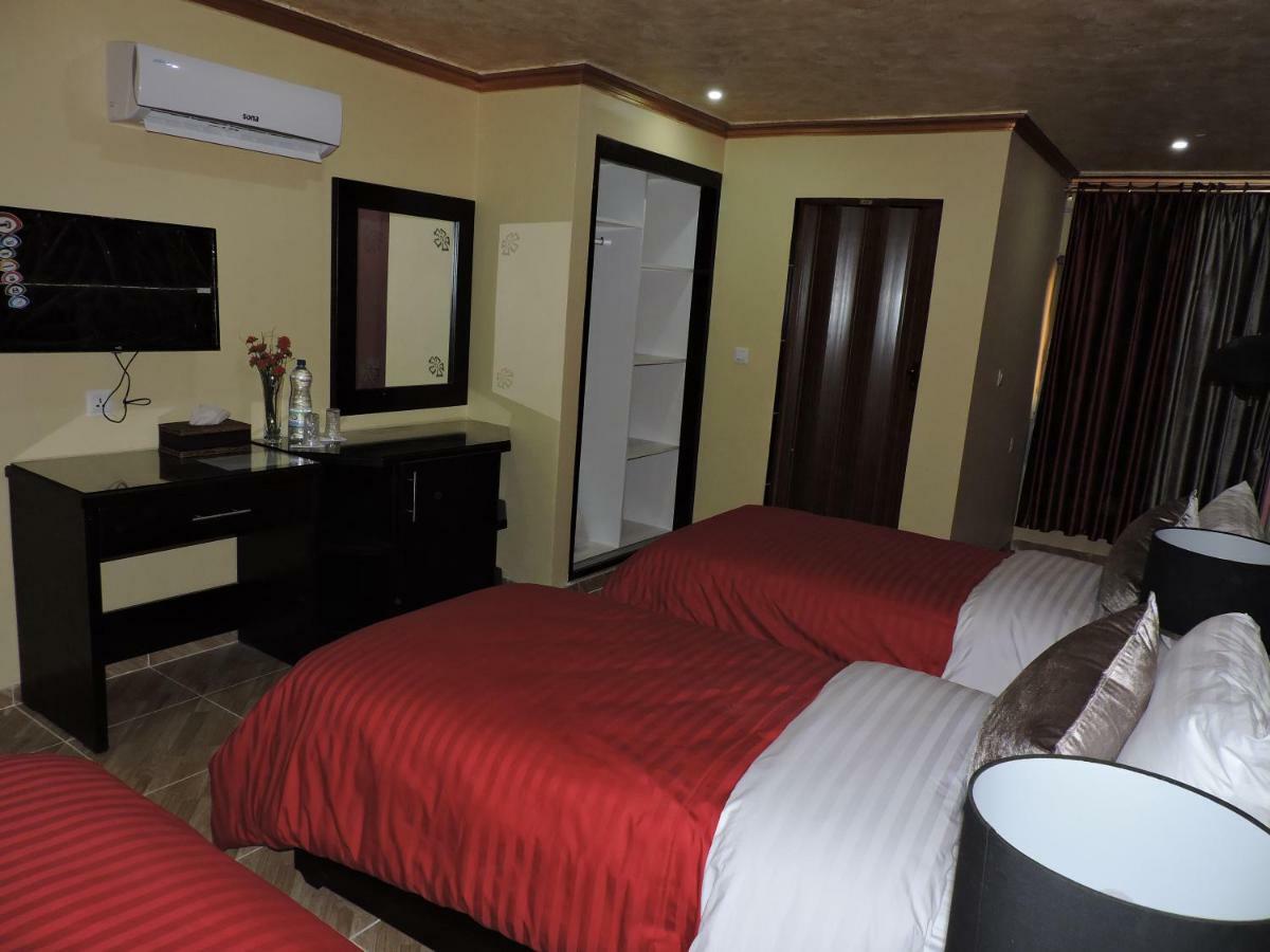 Valentine Inn Luxury Wadi Musa Exterior photo