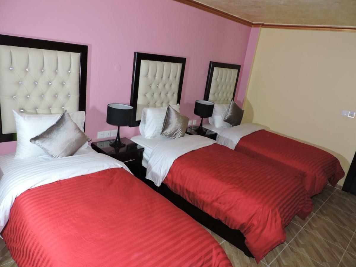 Valentine Inn Luxury Wadi Musa Exterior photo