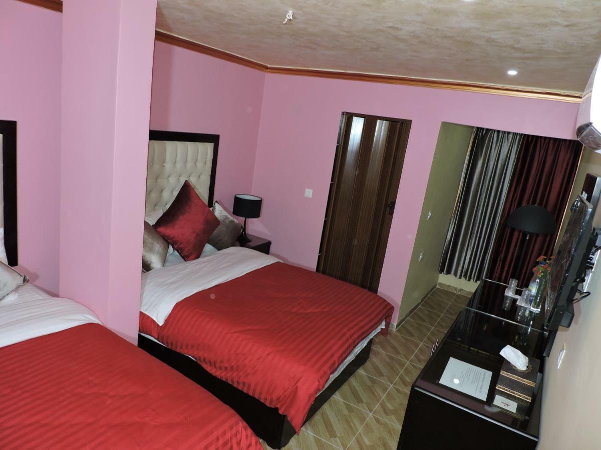 Valentine Inn Luxury Wadi Musa Exterior photo