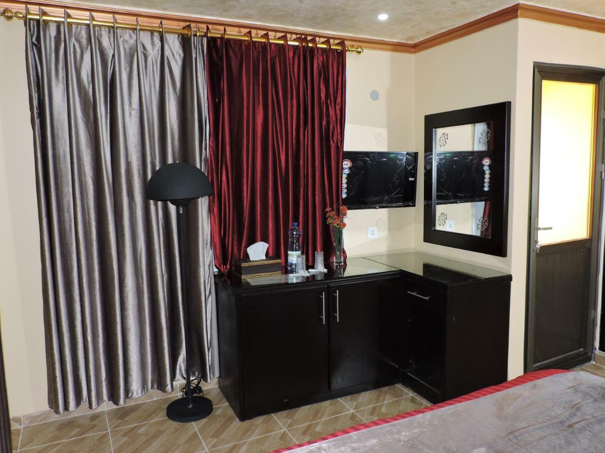 Valentine Inn Luxury Wadi Musa Exterior photo