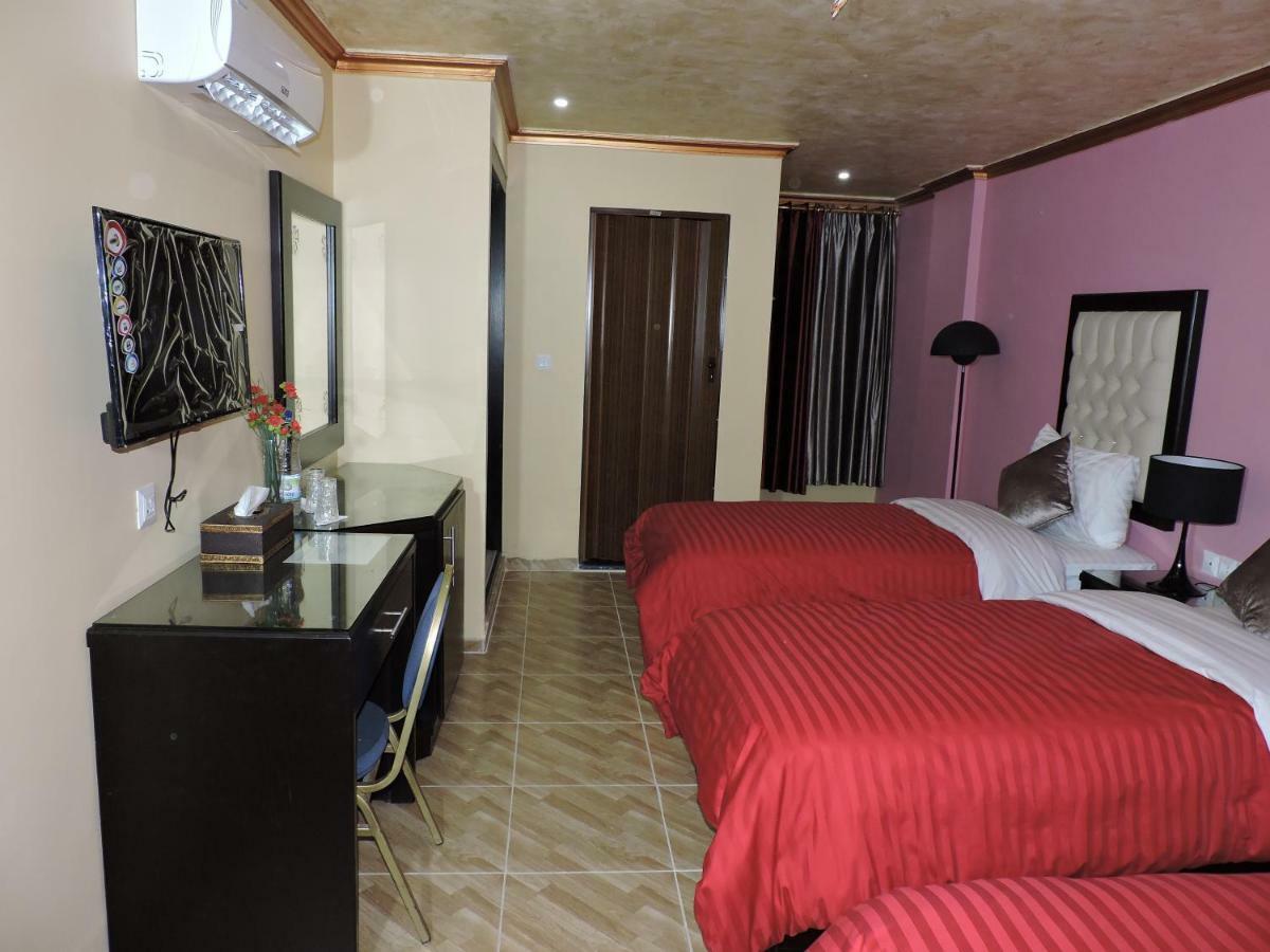 Valentine Inn Luxury Wadi Musa Exterior photo