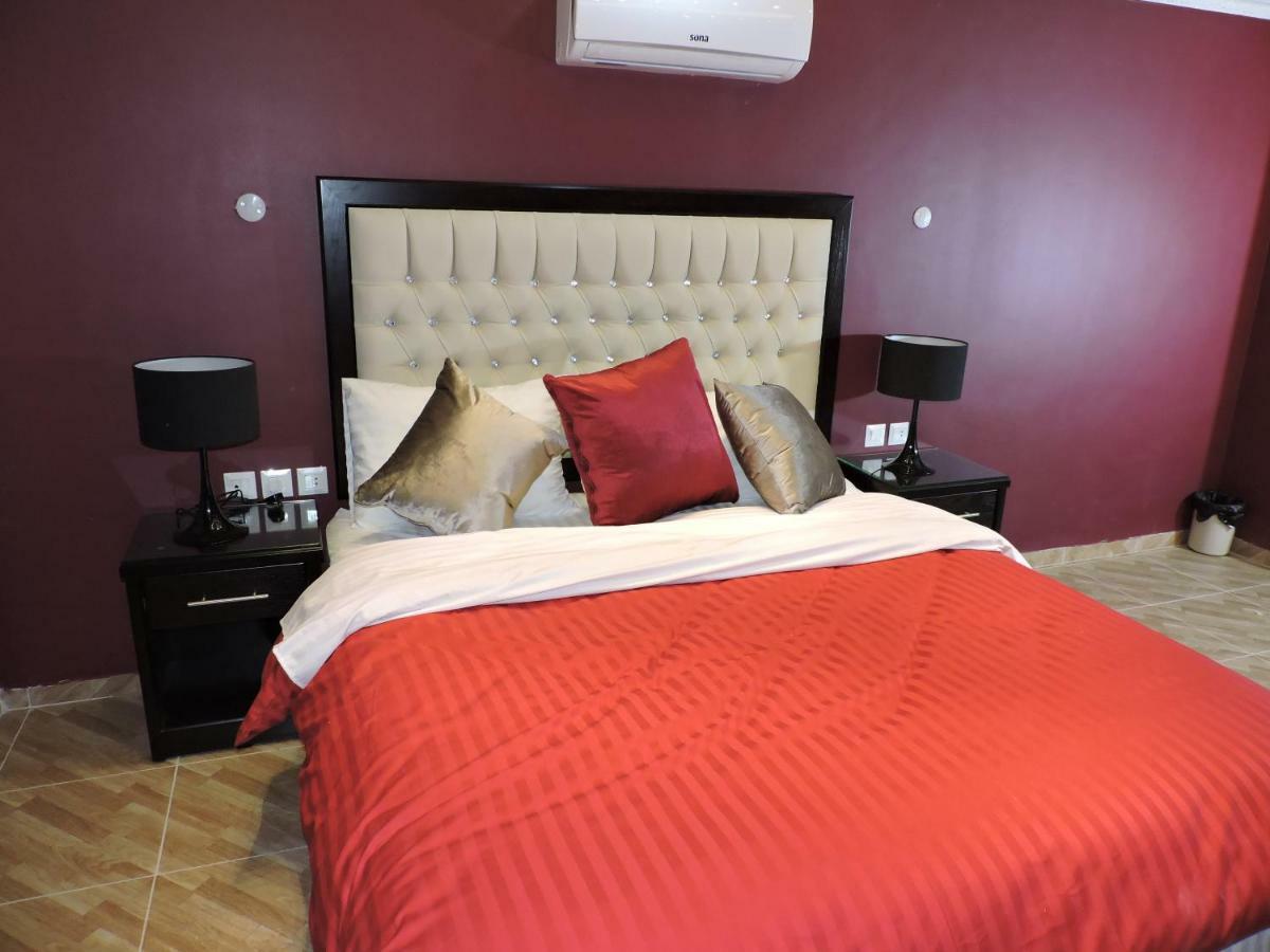 Valentine Inn Luxury Wadi Musa Exterior photo